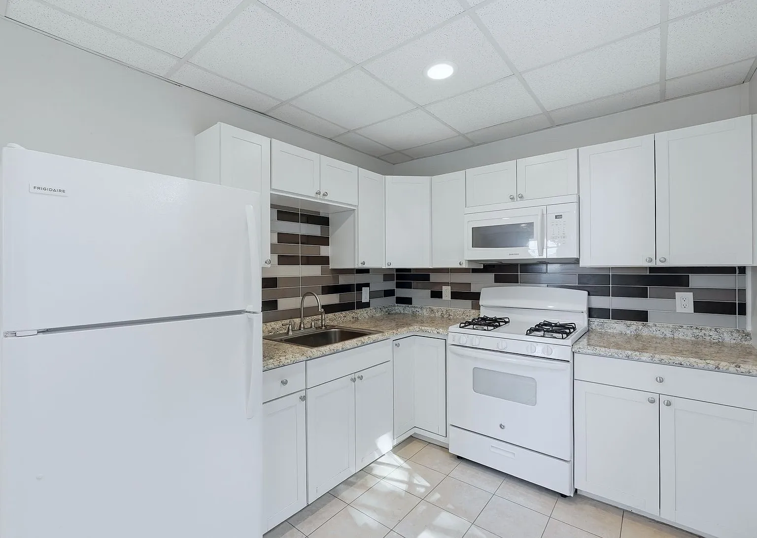 1 bed, $1,900 — Photo 2