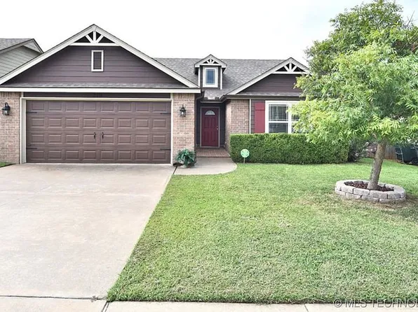 210 W 45th St, Sand Springs, OK 74063