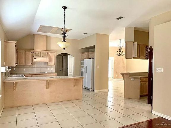 4th image of 1309 Alicia Ln