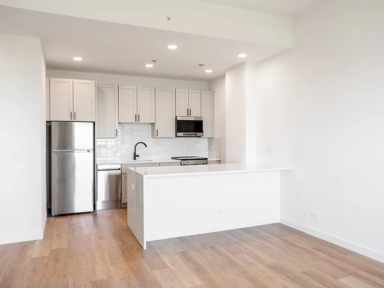 The Nest at Lincoln Park West — Photo 115