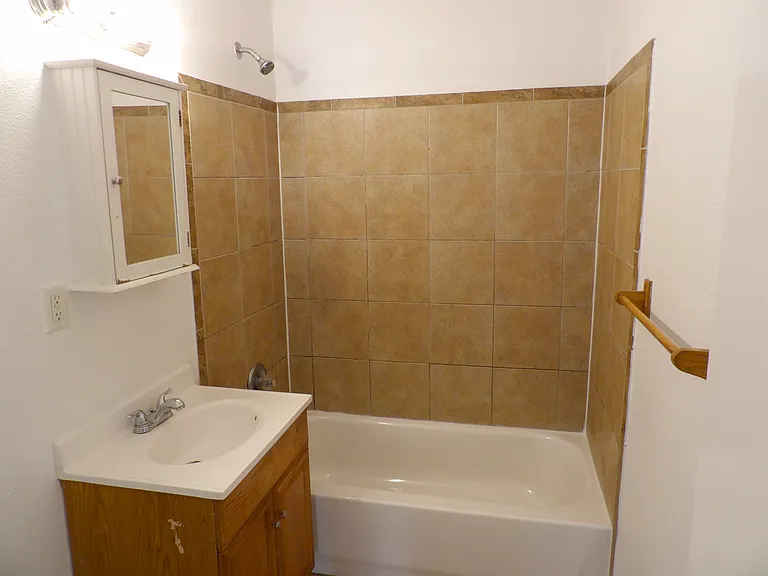 2828 NW Mobley Ave — Photo 7