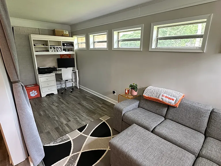 200 Skyview Dr — Photo 4
