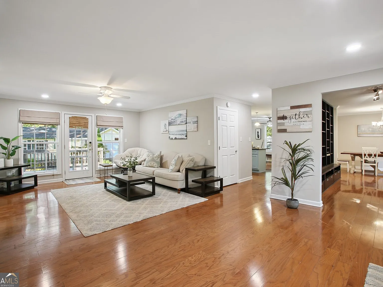 3 bed, 2.0 bath, 2017 sqft, $4,000 — Photo 4