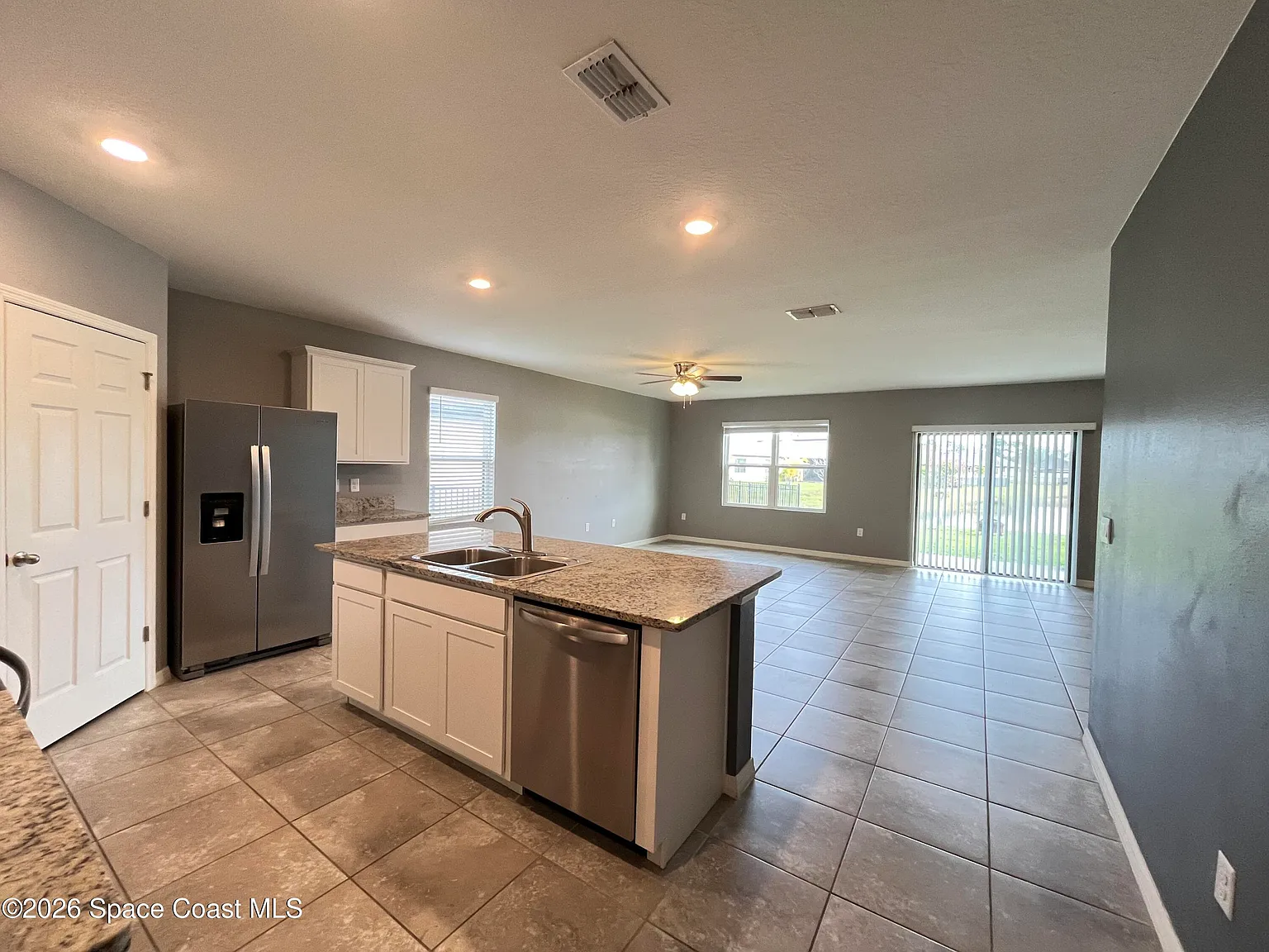 4 bed, 2.0 bath, 1918 sqft, $2,500 — Photo 3