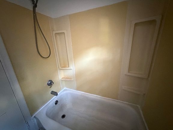 5th image of 310 W 5th Ave APT C