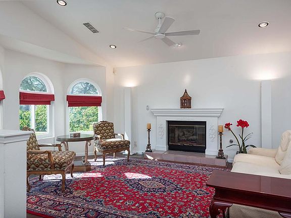 3rd image of 68450 Durango Rd