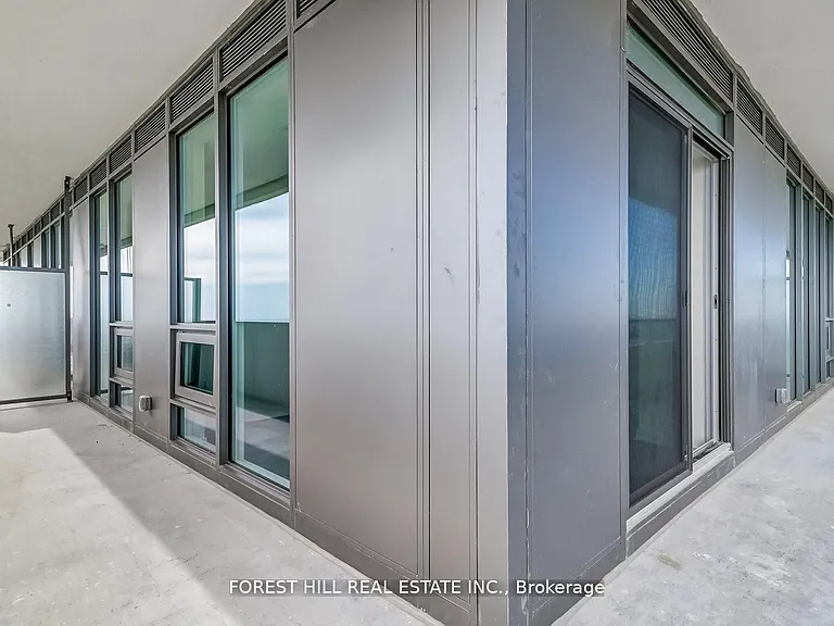 2221 Yonge St #5602 — Photo 21