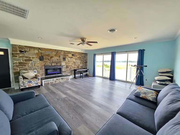 22931 Steele Dr — Photo 11