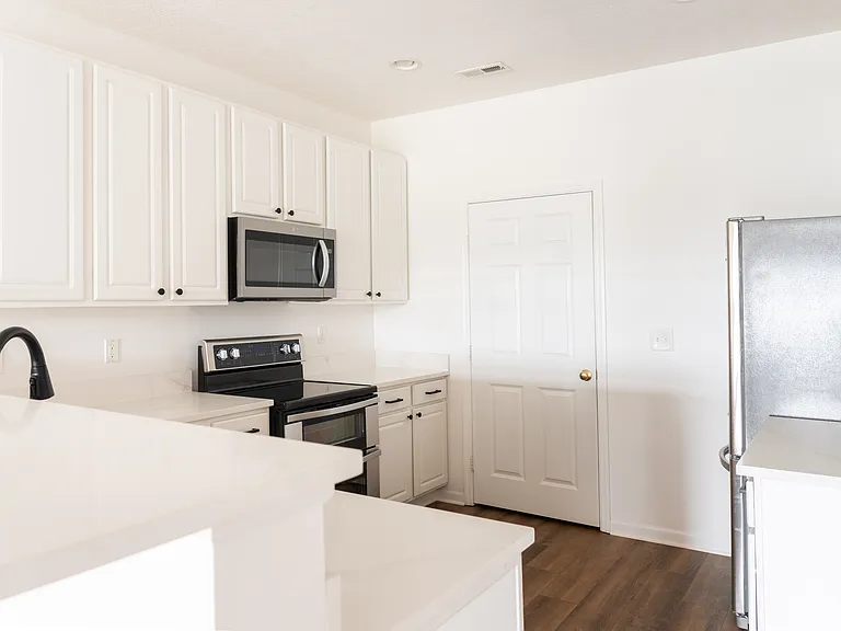 122 Maple Leaf Dr — Photo 5
