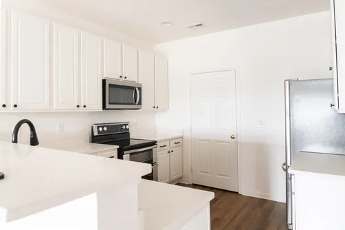 122 Maple Leaf Dr Photo 1