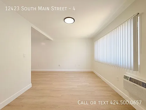 12423 S Main St #4 Photo 1