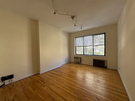 Rented by AZ REALTY NYC LLC | media 1
