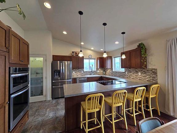 3rd image of 3950 NE Vista Del Rey Dr Unit A