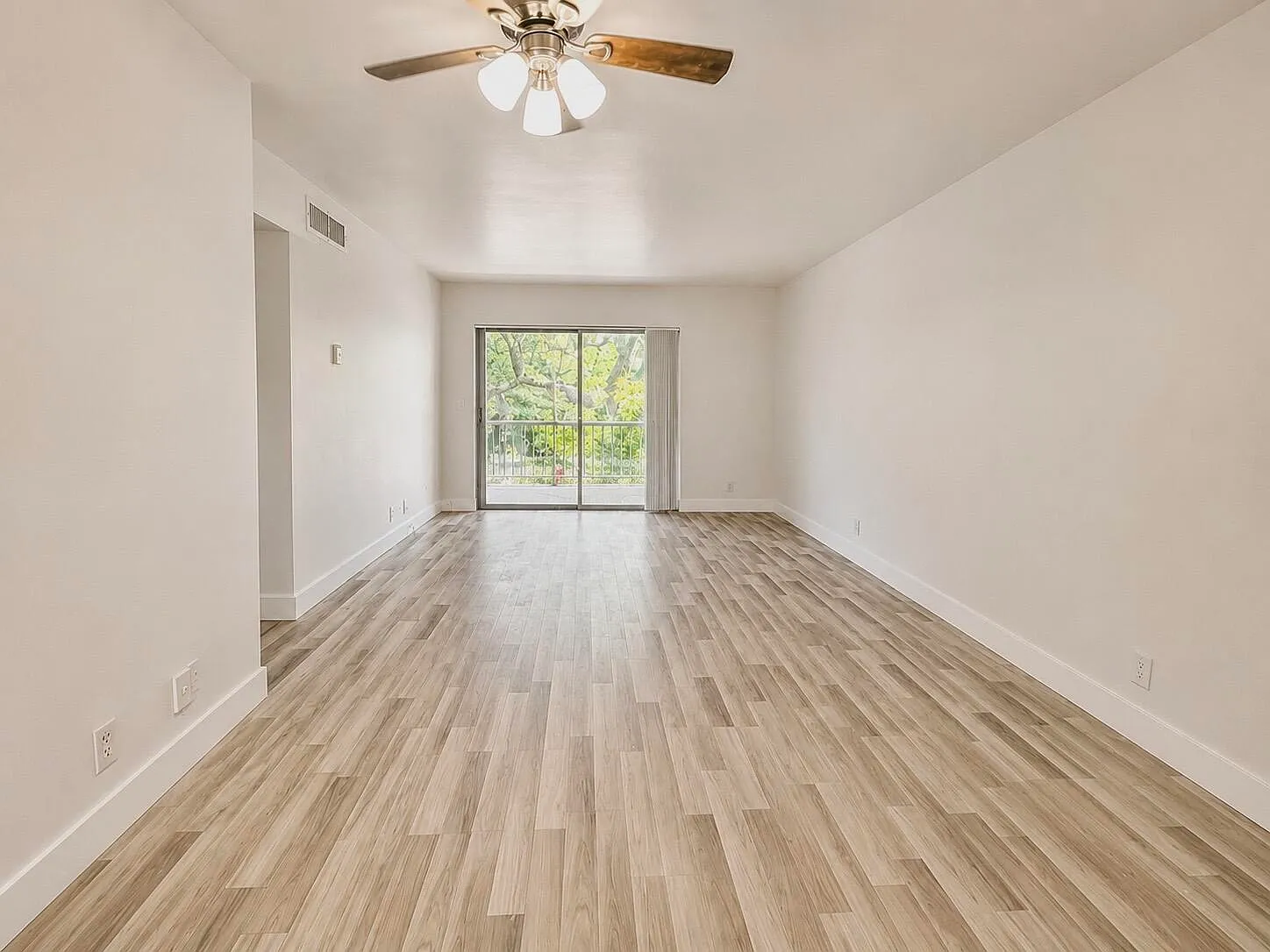 2 bed, 2.0 bath, 847 sqft, $2,250 — Photo 4