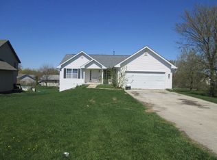 614 Constitution Dr SW, Poplar Grove, IL 61065