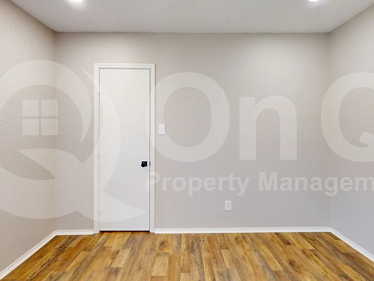 422 Blueberry Hill Ln — Photo 10