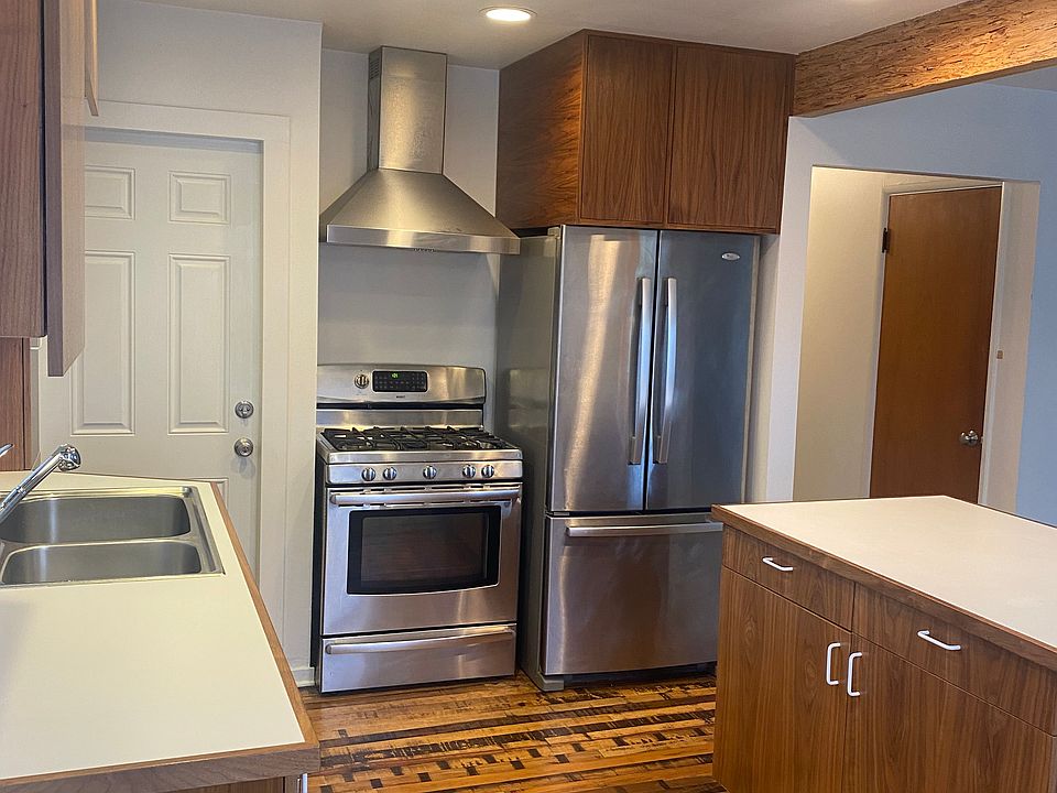 1st image of 6711 NE Bellevue Ave