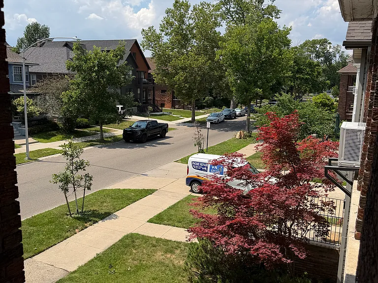 1004 Lakepointe St — Photo 21