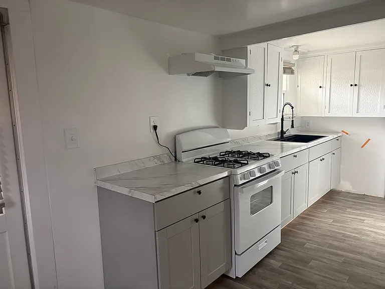 514 Kaweah St #A — Photo 15