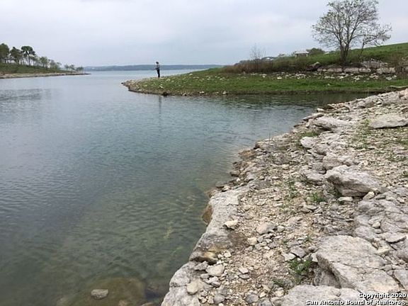 2nd image of 583 Oak Shores Dr