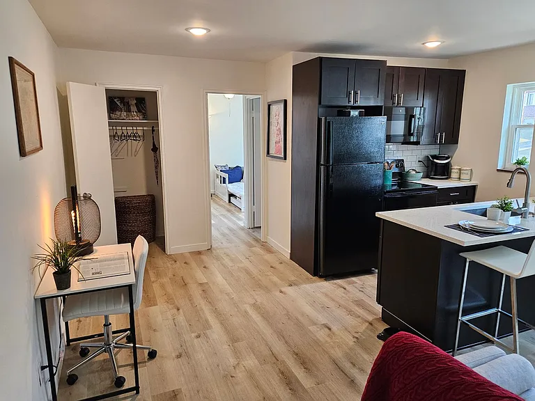 Hillside Apartments — Photo 37