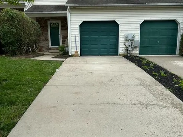 952 Glackens Ln, Wilmington, DE 19808