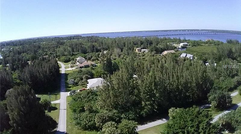1st image of 211 Peace Island Dr