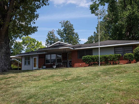 3rd image of 3833 Marquette Dr