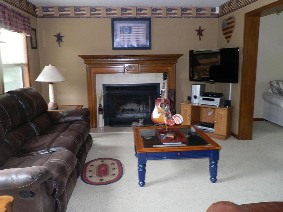 1st image of 3871 Bluff Dr