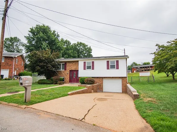 1665 Lake Hills Ct, Parkersburg, WV 26101