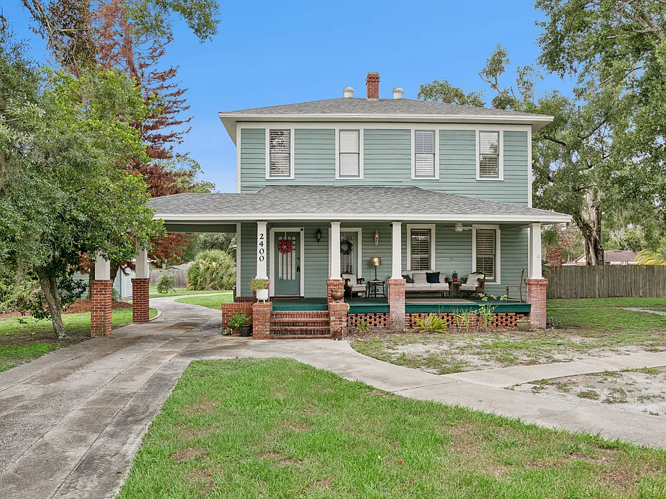 2400 S Park Ave