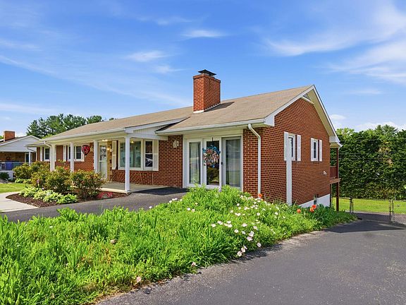 4th image of 165 Overland Dr