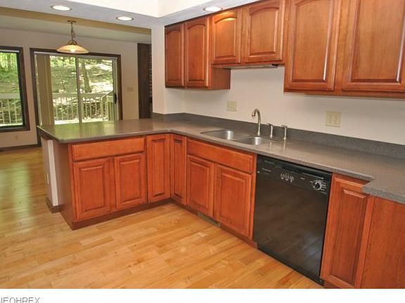 5th image of 960 Kingswood Dr