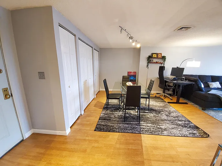 8 9th St #407 — Photo 3