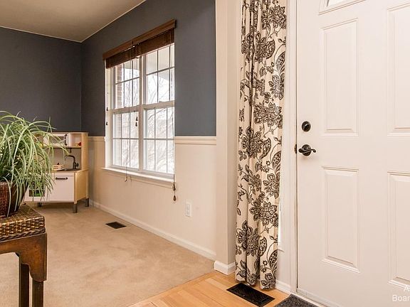 5th image of 3607 Noble Dr