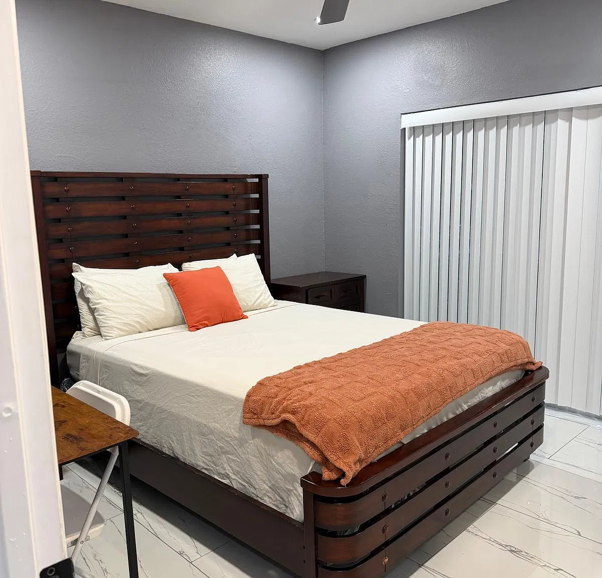 4 bed, 2.0 bath, 2420 sqft, $3,750 — Photo 3