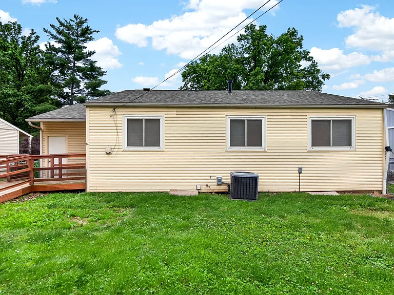 17 Hill Pl — Photo 30