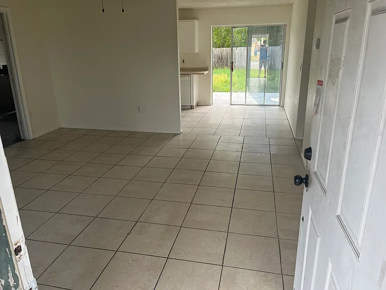 3220 Seven Springs Blvd — Photo 4