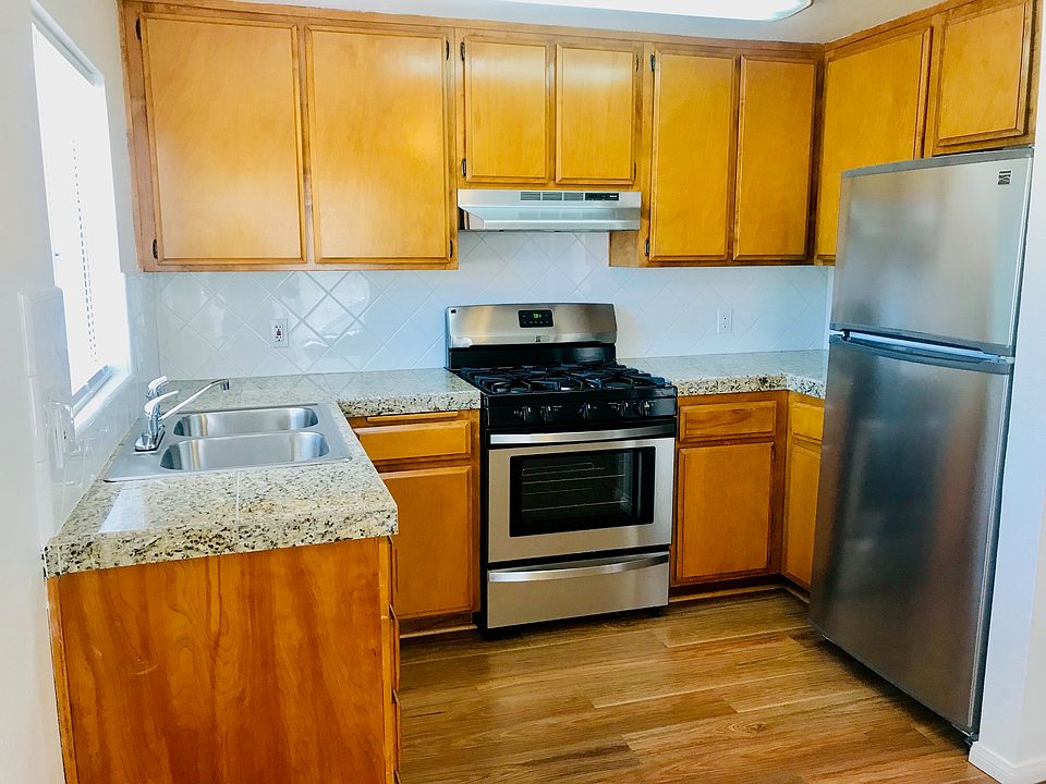 1st image of 622 W Maple St APT A