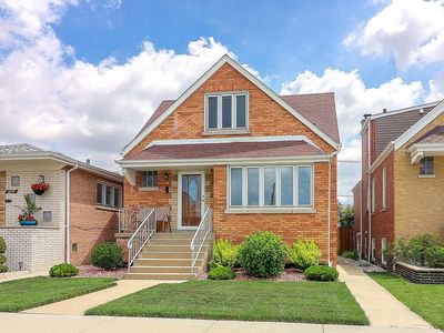 5549 S Meade Ave, Chicago, IL, 60638
