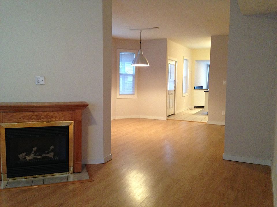 1st image of 298 Charles Ave