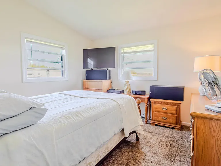 2406 Hill Ave #3 — Photo 6