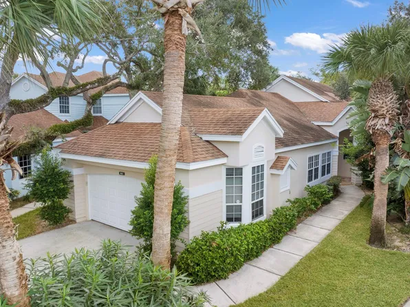 8813 Lakeside Circle, Vero Beach, FL 32963