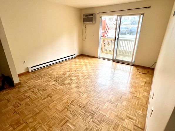 36 Gibbs St #7
