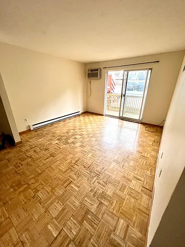36 Gibbs St #7 Photo 1
