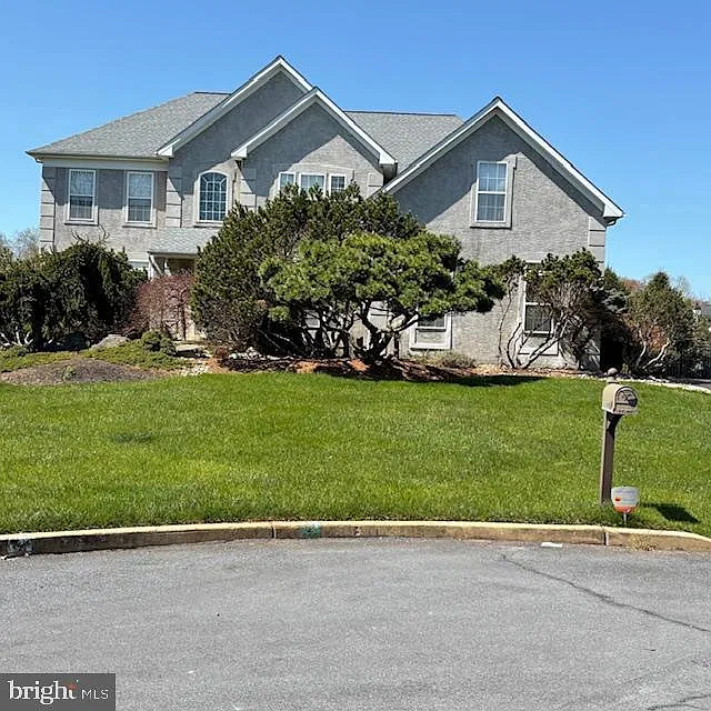 4 bed, 3.5 bath, 5020 sqft, $7,100 — Photo 3