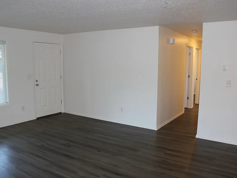 2588 NE Grant St — Photo 11