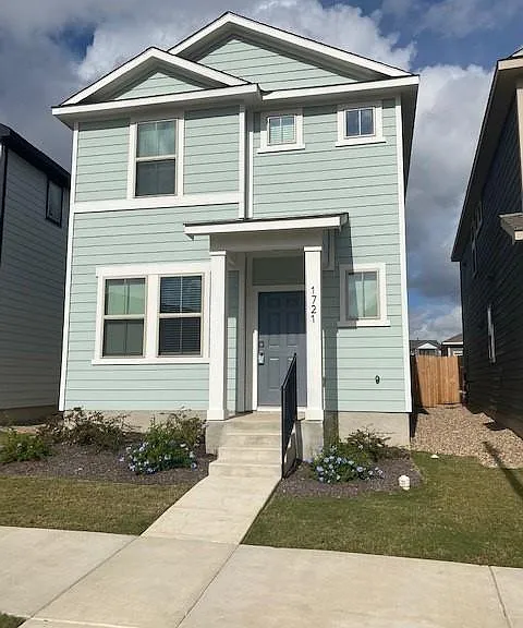 1721 Fountain Bridge Dr — Photo 2