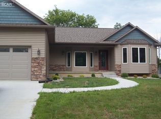 408 N Hampton Dr, Durand, MI 48429