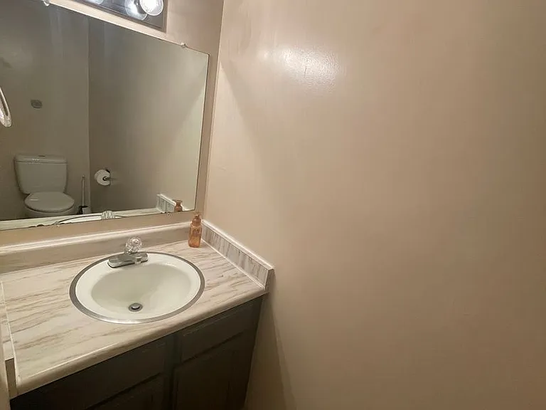 785-787 S 200 E — Photo 5